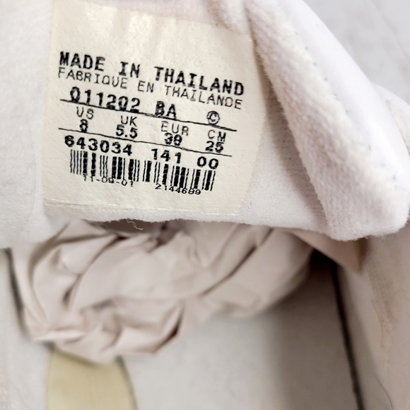 ‼️SOLD‼️Nike Vintage Style Sneakers - Picture 5 of 5